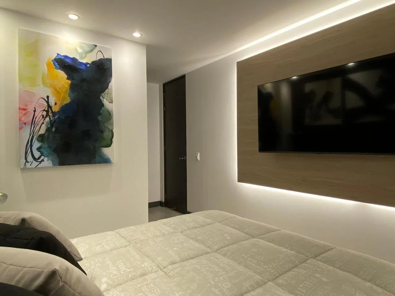 Daire Comodo Y Completo Apartamento Cerca A Provenza Medellín Kolombiya