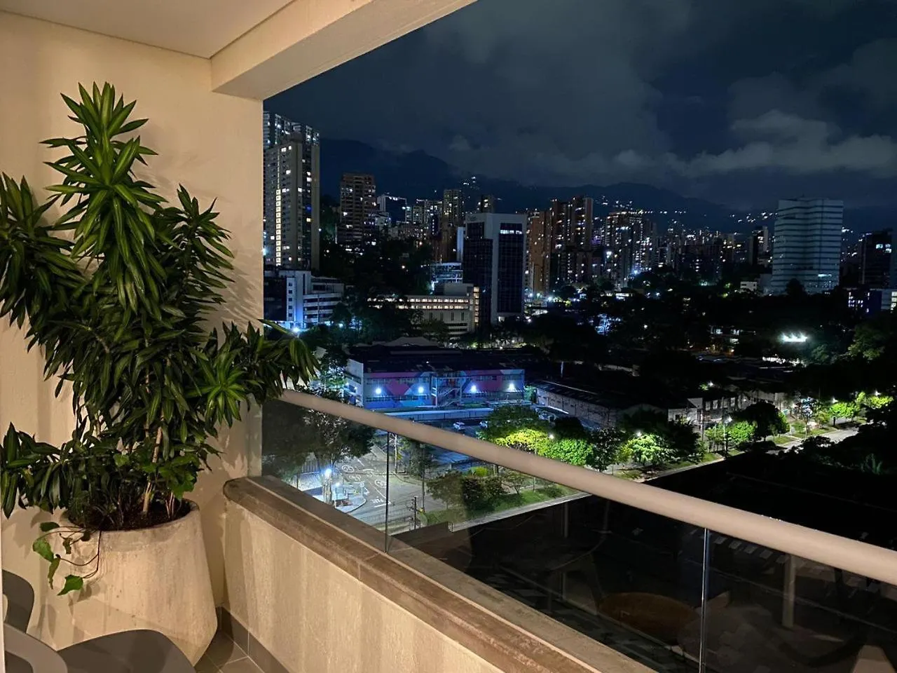 Comodo Y Completo Apartamento Cerca A Provenza Medellín Daire